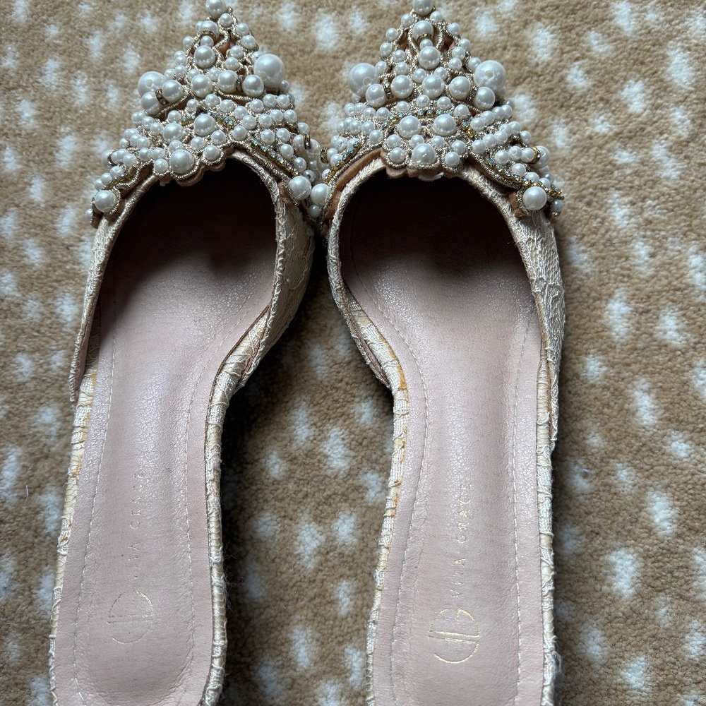 Vita Grace pointed toe heeks